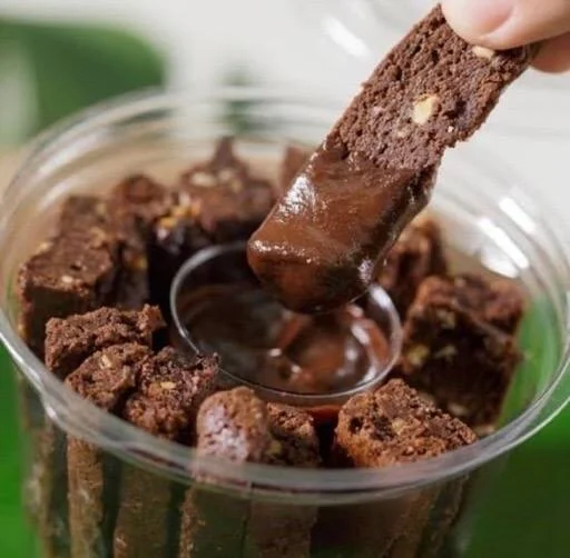 Tirinhas de Brownie com Brigadeiro